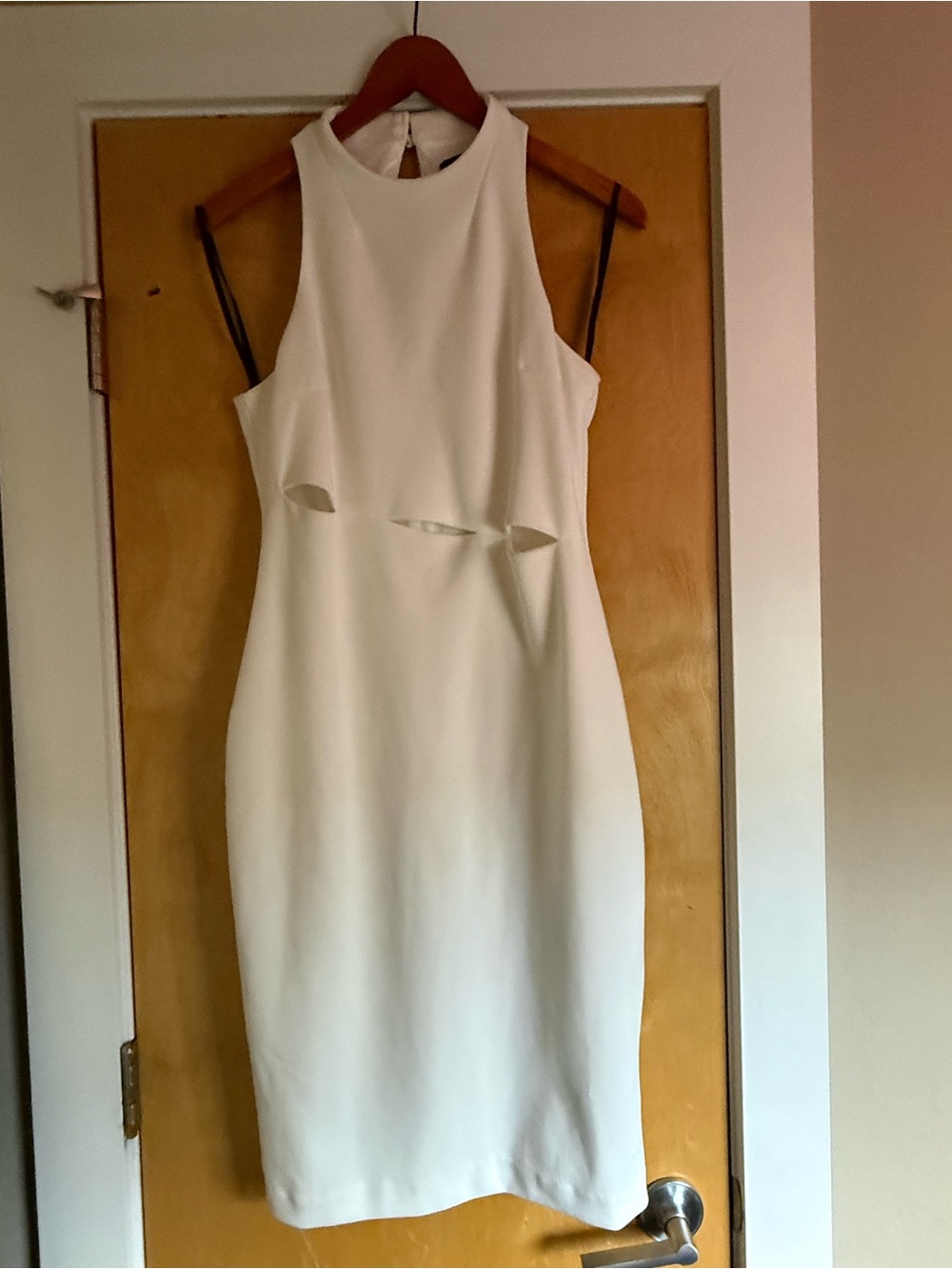 Laundry By Shelli Segal White Sleeveless Cutout Midi Dress. Size 6